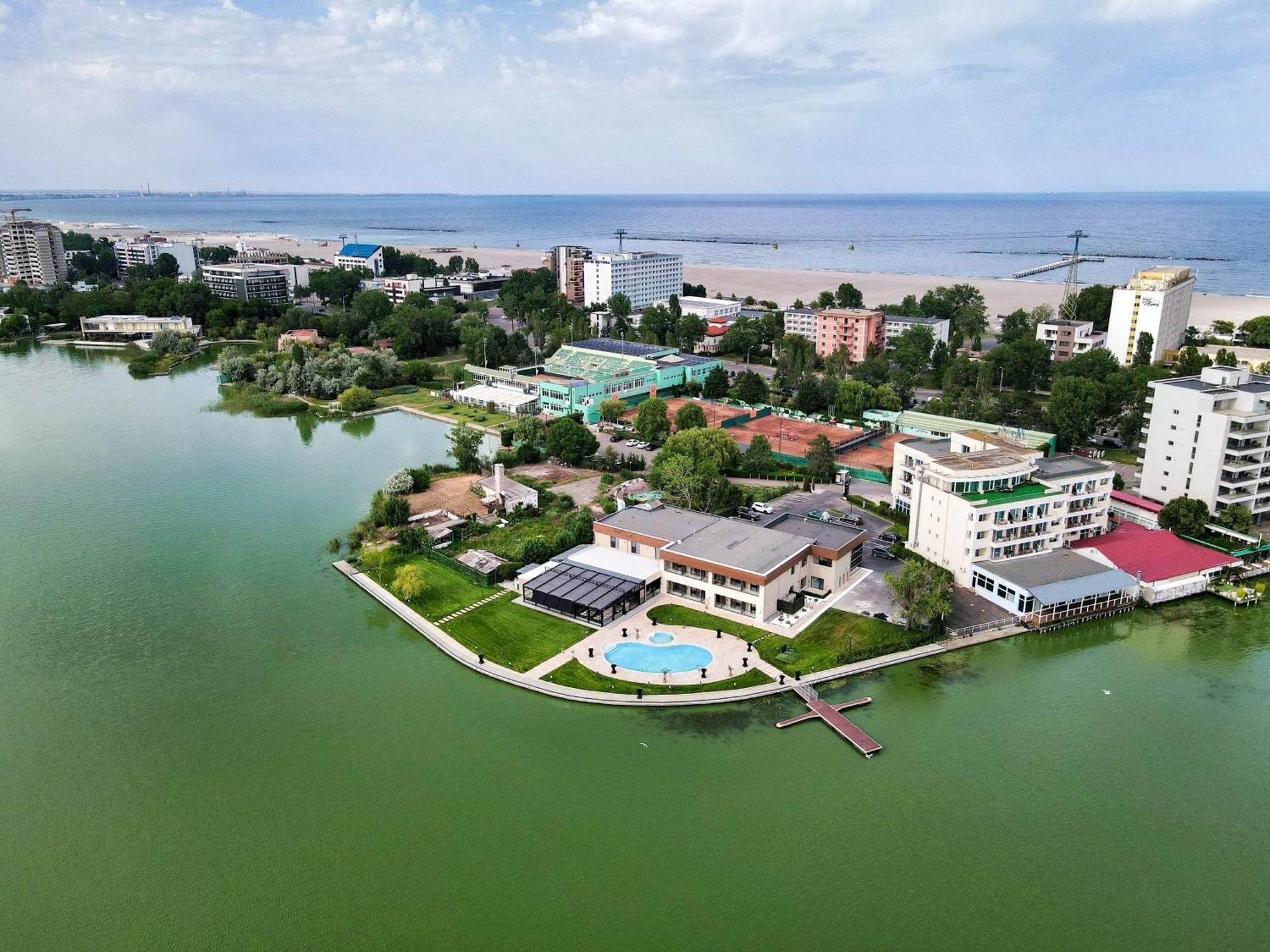Belinda Hotel Mamaia Adults Only Exterior photo